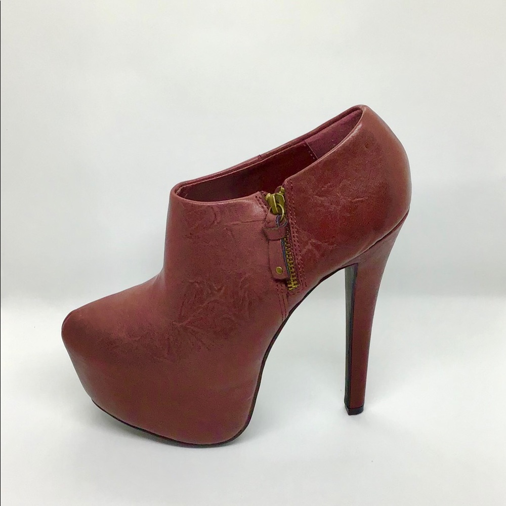 Shoe Republic LA Pumps